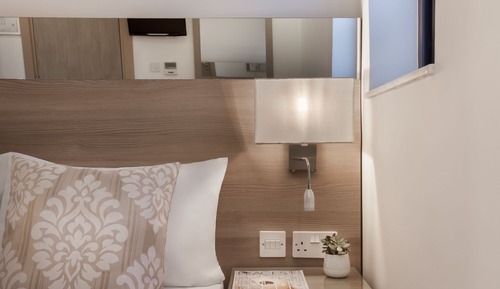 Habitación superior con 1 cama doble o 2 individuales (Sea Front)