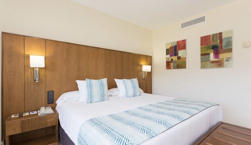 Suite junior (2 adults and 1 child)