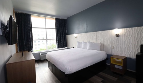 Suite Deluxe, 1 habitación, no fumadores (1 King Bed, Top Floor)