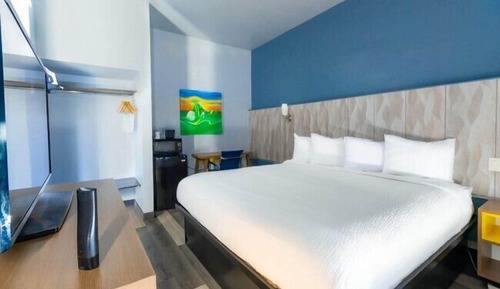 Suite estudio, 1 cama de matrimonio grande, no fumadores (Top Floor)