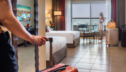 Habitación, balcón, vistas al mar