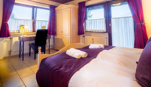 Habitación familiar (it consists of 2 rooms)