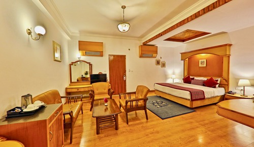 Habitación doble superior, 1 cama de matrimonio grande con sofá cama