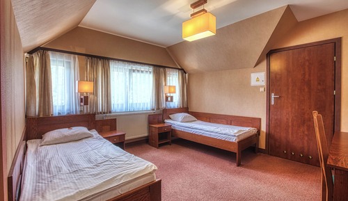 Habitación clásica con 2 camas individuales
