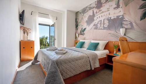 Habitación estándar doble, 1 habitación, balcón, vistas parciales al mar