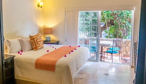 Studio King, 1 King Bed, Kitchenette, Terrace