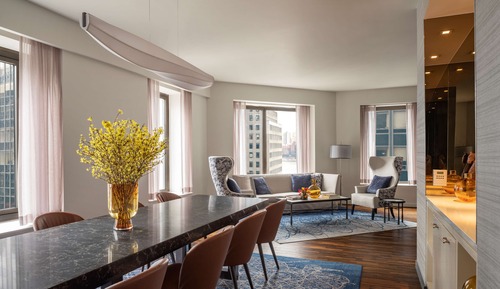 Suite Premium (Centric, Large Suite)