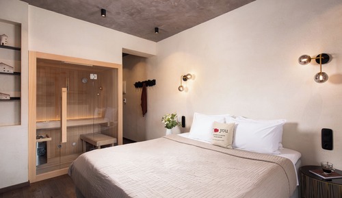 The Sauna Suite with Fireplace & Steam Shower