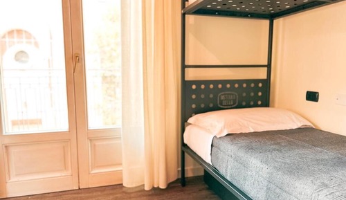 Dormitorio compartido, dormitorio mixto