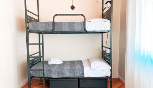 Dormitorio compartido, dormitorio mixto