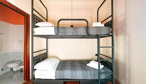 Dormitorio compartido, dormitorio mixto