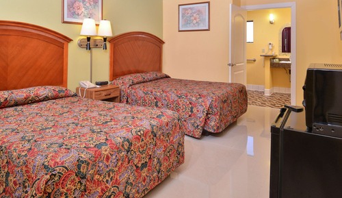 Habitación estándar, 2 camas dobles, no fumadores (Handicapped)