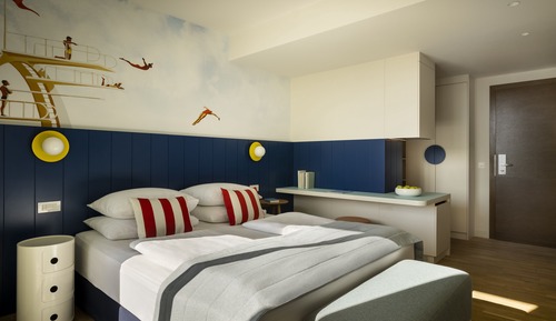 Habitación familiar, balcón, vistas parciales al mar (Superior Seaside)