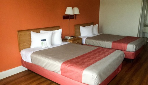 Habitación estándar, 2 camas dobles, fumadores