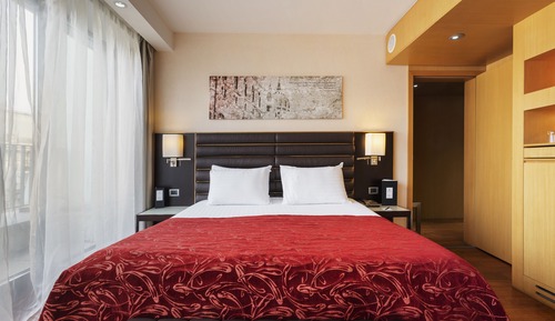 Habitación superior con 1 cama doble o 2 individuales