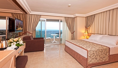 Xperian Executive Room