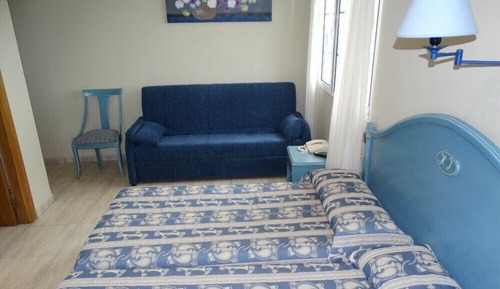 Habitación estándar con 1 cama doble o 2 individuales