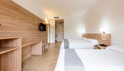 Habitación triple, terraza