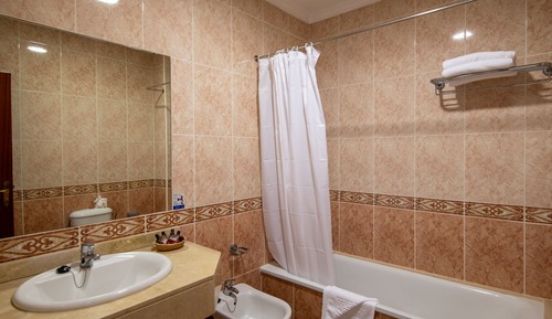 Habitación doble con balcón francés