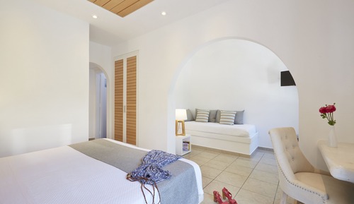 Habitación triple superior, vistas al jardín