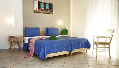 Habitación con 1 cama doble o 2 individuales, 1 cama doble o 2 individuales
