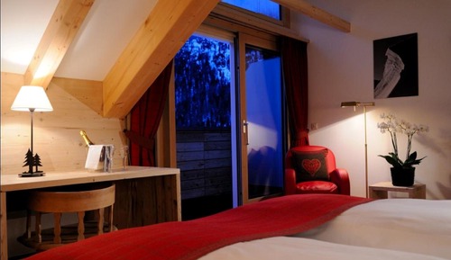 Habitación doble, balcón, vistas a la montaña
