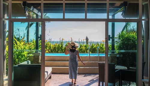 Villa, 1 cama de matrimonio grande, frente a la playa
