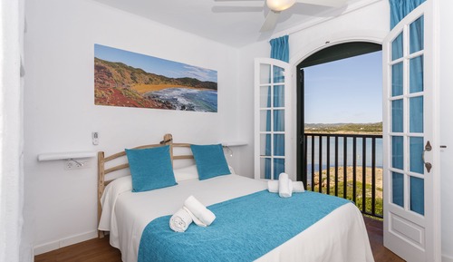 Apartamento, 2 habitaciones, vistas parciales al mar