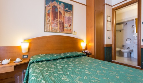 Habitación económica con 1 cama doble o 2 individuales