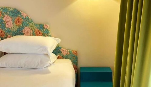Habitación superior con 1 cama doble o 2 individuales