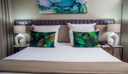 Habitación Deluxe doble, 1 cama doble, baño privado, vistas al jardín