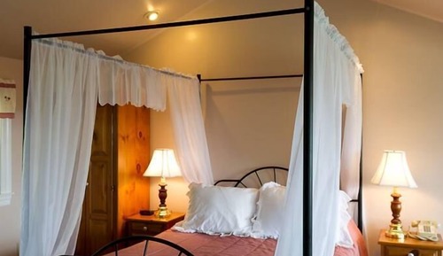 Cottage, 1 Queen, Sofa Bed