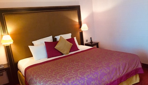 Habitación Confort con 1 cama doble o 2 individuales, 1 cama de matrimonio, vistas a la ciudad