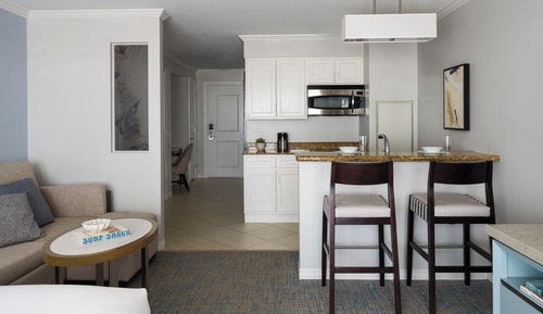 Habitación Premium, 1 cama de matrimonio grande, cocina básica, vistas parciales al mar