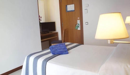 Habitación básica con 1 cama doble o 2 individuales (No Balcony, 2 people)