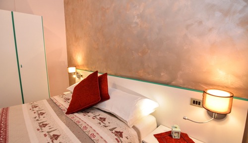Habitación económica con 1 cama doble o 2 individuales, 1 cama de matrimonio, vistas a la montaña