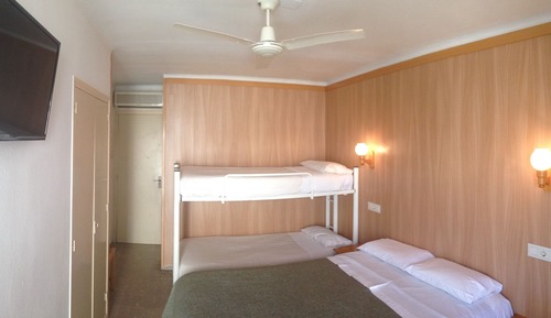 Habitación cuádruple familiar, baño privado