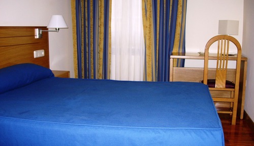 Habitación con 1 cama doble o 2 individuales