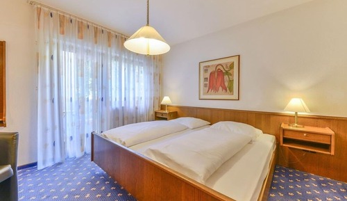 Habitación estándar doble, 1 cama doble, no fumadores, vistas al jardín