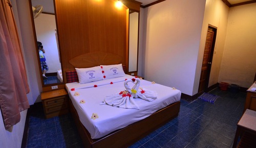 Bungalow A/C (1 Double Bed)