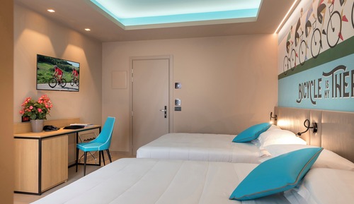 Habitación junior, 1 cama de matrimonio con sofá cama, balcón, vistas a la playa