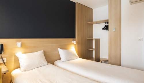 Habitación económica con 1 cama doble o 2 individuales, 2 camas individuales