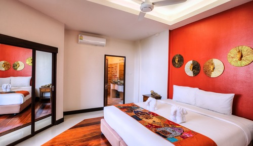 Habitación Deluxe, vistas parciales al mar