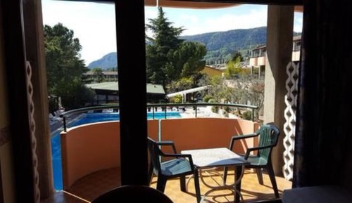 Habitación triple, vistas a la piscina