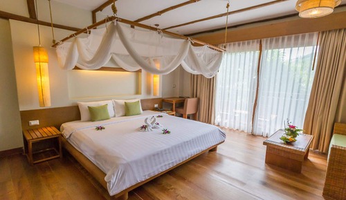 Habitación Deluxe, 1 cama de matrimonio grande, vistas a la piscina