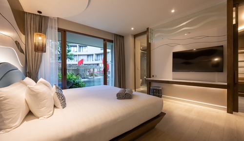 Habitación junior, 1 cama de matrimonio grande, acceso a la piscina, planta baja