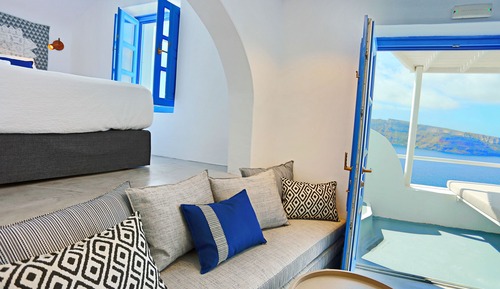 Vibrant Suite with Sunset View