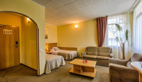 Budget Twin 3 stars wing, no A/C, no elevator, no SPA