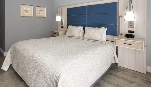 Habitación, 1 cama de matrimonio grande, no fumadores (Mobility/Hearing, Roll-In Shower)