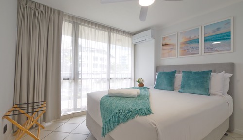Apartamento, 3 habitaciones, vistas a la piscina